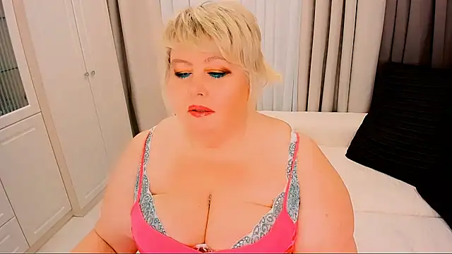 BIGTITSBBW online show from December 17, 2025, 8:36 pm