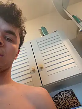 Snapshot of giovanni5281 chatting on March 4, 2026, 8:44 am giovanni5281 online show from March 4, 2026, 8:44 am