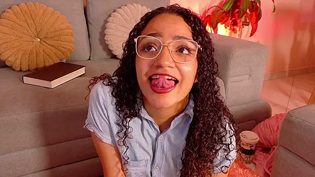 DAHLIA BROWNIE online show from April 29, 2026, 4:38 am