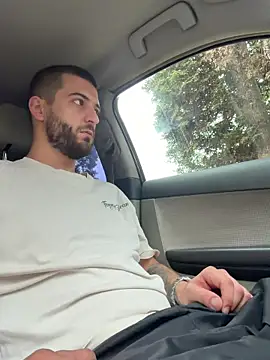 ElChapoGuzman95 online show from November 4, 2025, 6:17 am