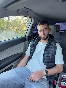 ElChapoGuzman95 online show from October 31, 2025, 6:32 am