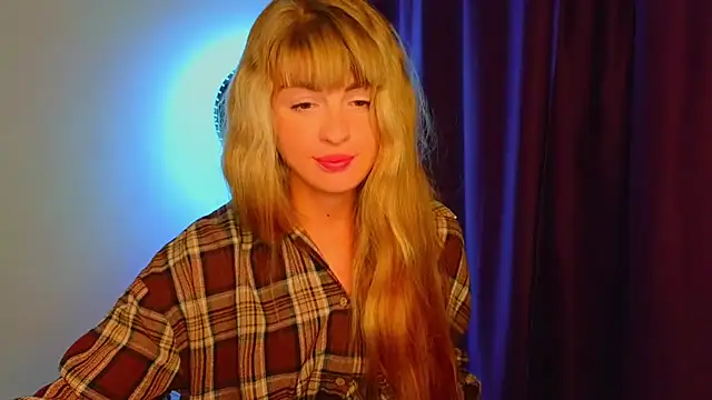 Snapshot of _comefeelme_ chatting on December 15, 2025, 3:29 pm comefeelme online show from December 15, 2025, 3:29 pm