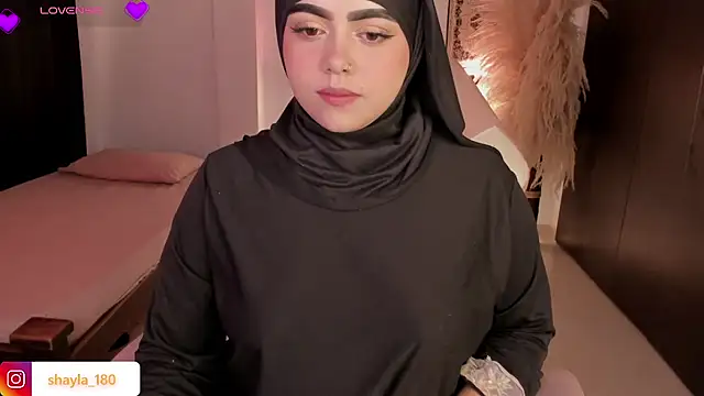 shayla 18 online show from February 16, 2026, 10:40 pm