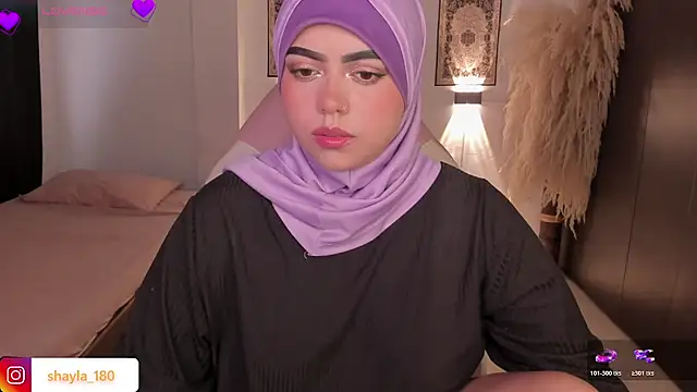 Snapshot of shayla_18 chatting on November 28, 2025, 7:47 pm shayla 18 online show from November 28, 2025, 7:47 pm