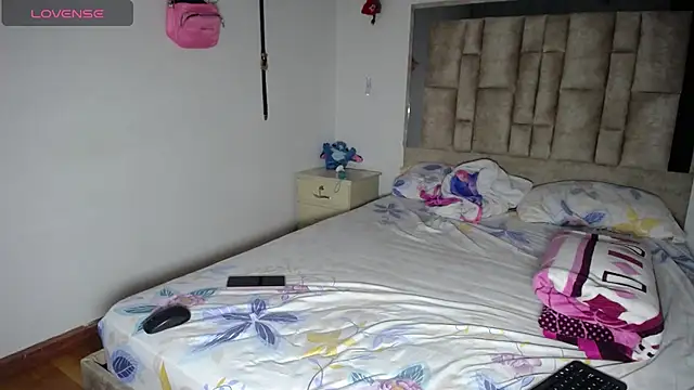 Snapshot of tiffany__pink chatting on January 10, 2026, 11:11 pm tiffany pink online show from January 10, 2026, 11:11 pm