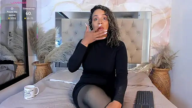 Snapshot of ainaah_ chatting on November 21, 2025, 12:04 pm ainaah online show from November 21, 2025, 12:04 pm