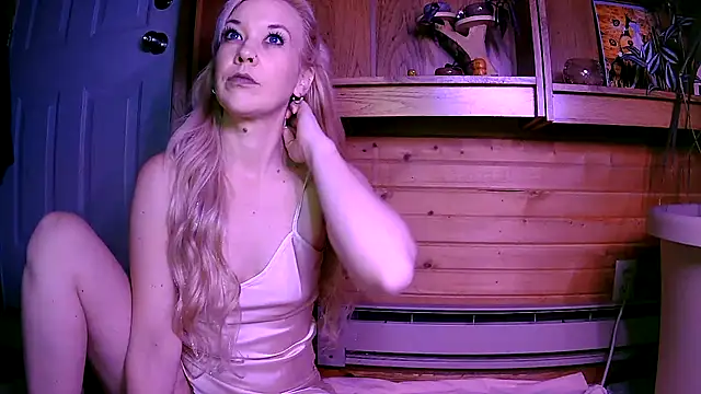 Snapshot of lyra_rose chatting on March 16, 2025, 5:36 am lyra rose online show from March 16, 2025, 5:36 am