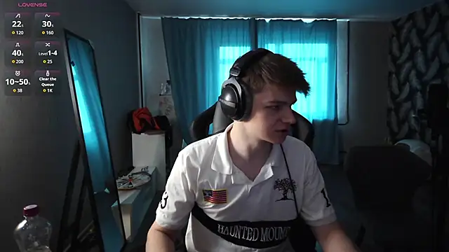 Snapshot of dantebigboi300 chatting on October 3, 2025, 9:44 am dantebigboi300 online show from October 3, 2025, 9:44 am