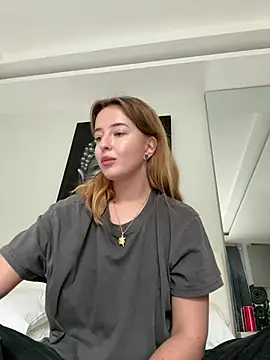 Snapshot of Nura_n_Sarah chatting on March 21, 2025, 6:49 am Nura n Sarah online show from March 21, 2025, 6:49 am