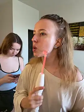 Snapshot of Nura_n_Sarah chatting on October 3, 2025, 4:03 am Nura n Sarah online show from October 3, 2025, 4:03 am