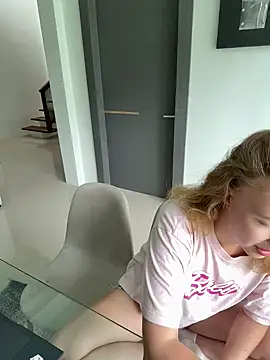 Snapshot of Nura_n_Sarah chatting on March 12, 2025, 5:13 am Nura n Sarah online show from March 12, 2025, 5:13 am