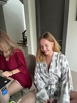 Snapshot of Nura_n_Sarah chatting on March 9, 2025, 5:11 am Nura n Sarah online show from March 9, 2025, 5:11 am