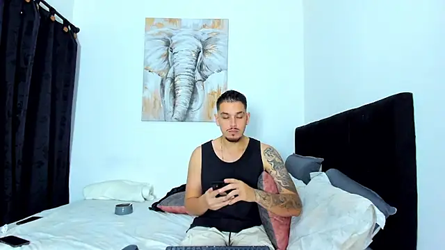 Snapshot of Rose_dom chatting on December 8, 2024, 1:41 am Rose dom online show from December 8, 2024, 1:41 am