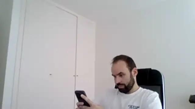 joaodias 97 online show from May 4, 2026, 3:59 pm