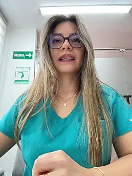 alicee16 online show from April 5, 2026, 5:41 pm