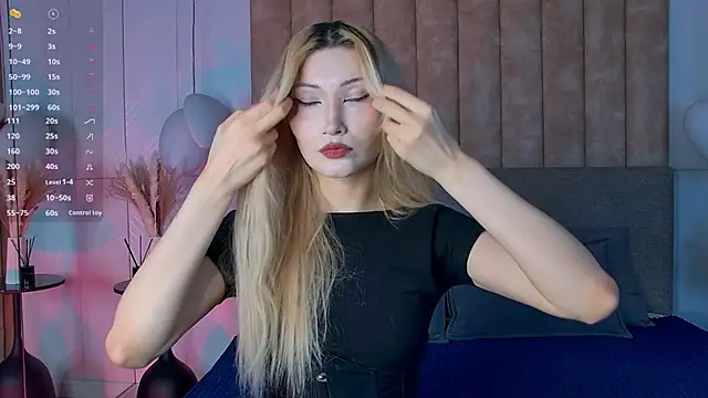 Snapshot of CarolReeves chatting on November 18, 2025, 6:17 am CarolReeves online show from November 18, 2025, 6:17 am