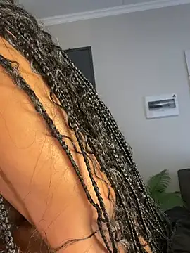 Snapshot of Neelo-Smith chatting on February 16, 2025, 8:43 am Neelo-Smith online show from February 16, 2025, 8:43 am