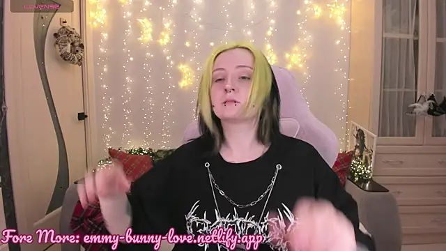 EmmyBunny online show from January 8, 2026, 4:13 pm