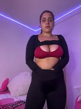 Snapshot of Alicia_Ruiz chatting on February 4, 2026, 6:14 pm Alicia Ruiz online show from February 4, 2026, 6:14 pm