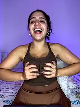 Alicia Ruiz online show from November 25, 2025, 6:19 pm