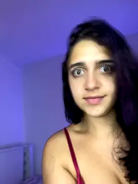 Alicia Ruiz online show from December 3, 2025, 5:56 pm