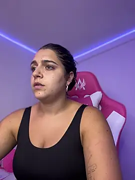 Snapshot of Alicia_Ruiz chatting on January 13, 2026, 6:12 pm Alicia Ruiz online show from January 13, 2026, 6:12 pm