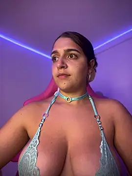 Alicia Ruiz online show from April 4, 2026, 8:48 pm