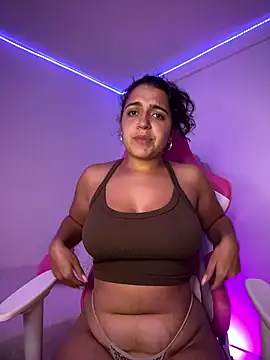 Alicia Ruiz online show from April 14, 2026, 8:25 pm