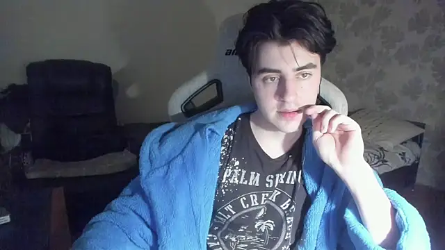 Knuckles17 online show from June 14, 2026, 2:24 am