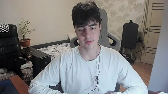 Knuckles17 online show from December 14, 2025, 8:09 am