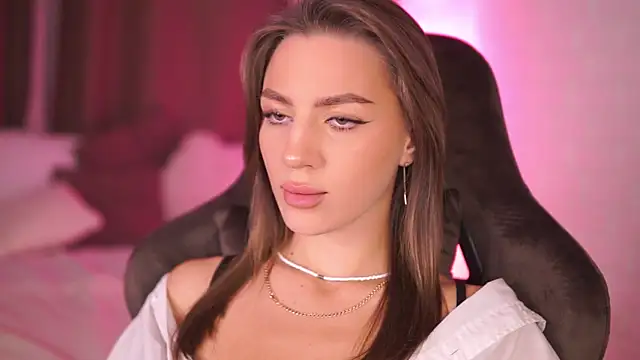 Snapshot of MaryHillty chatting on October 22, 2025, 5:01 pm MaryHillty online show from October 22, 2025, 5:01 pm