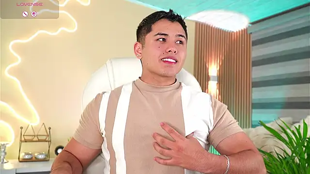 Snapshot of MatiasKorn chatting on November 8, 2025, 6:39 am MatiasKorn online show from November 8, 2025, 6:39 am