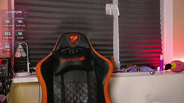 BlueCherryy online show from October 14, 2025, 5:35 pm