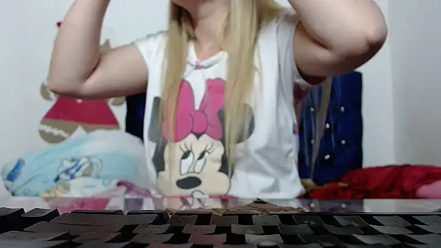 69liamilk69 online show from November 13, 2025, 4:49 am