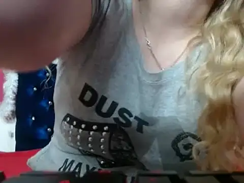 69liamilk69 online show from December 28, 2024, 3:37 am