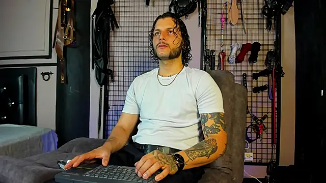 Twisted Fantasy online show from March 19, 2025, 12:26 am