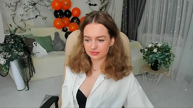 Snapshot of MiracleCurly chatting on October 29, 2025, 7:13 pm MiracleCurly online show from October 29, 2025, 7:13 pm