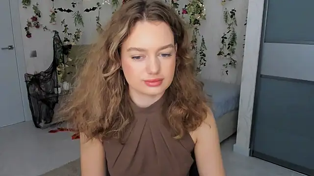 Snapshot of MiracleCurly chatting on October 30, 2025, 7:22 pm MiracleCurly online show from October 30, 2025, 7:22 pm