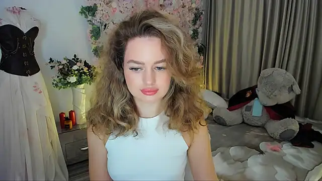 Snapshot of MiracleCurly chatting on November 7, 2025, 4:11 pm MiracleCurly online show from November 7, 2025, 4:11 pm