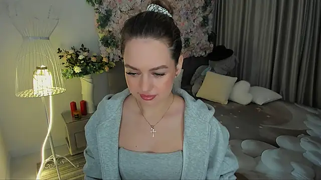 Snapshot of MiracleCurly chatting on November 14, 2025, 7:28 pm MiracleCurly online show from November 14, 2025, 7:28 pm