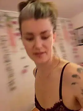 Snapshot of Lilmissvyx chatting on March 21, 2025, 1:45 pm Lilmissvyx online show from March 21, 2025, 1:45 pm