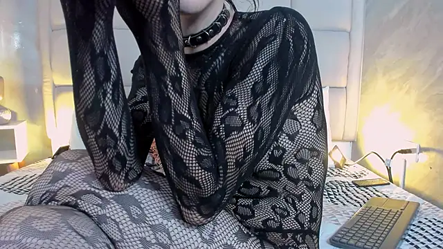 Hecatee 77 online show from December 17, 2025, 7:52 pm