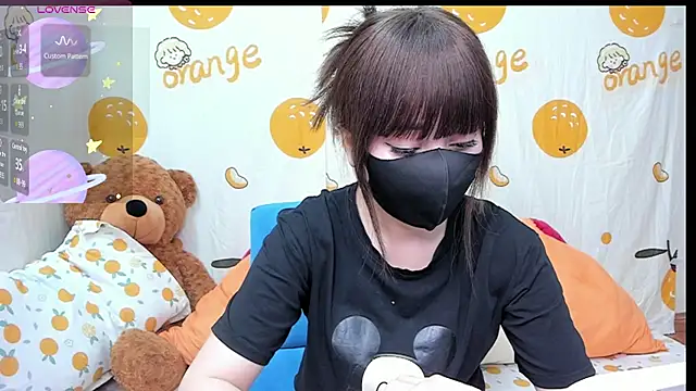 Snapshot of alonelove__ chatting on October 14, 2025, 2:45 am alonelove online show from October 14, 2025, 2:45 am