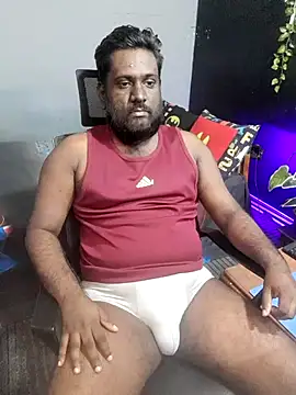 Rayansmith  online show from November 19, 2025, 10:43 pm