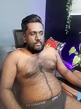 Rayansmith  online show from November 5, 2025, 2:31 pm