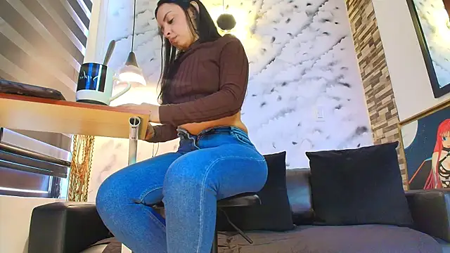 Sophie LittleS online show from December 18, 2025, 1:37 pm