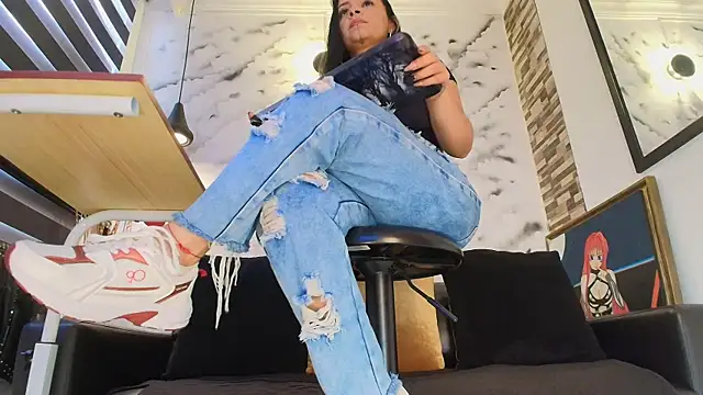 Sophie LittleS online show from March 3, 2026, 1:18 pm