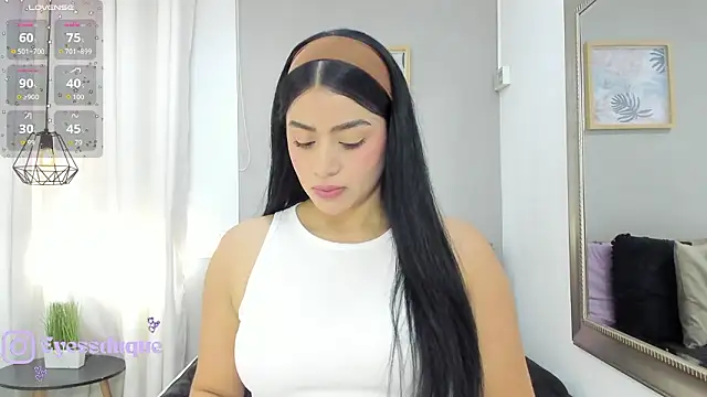 Snapshot of Paula_Desousa chatting on February 12, 2026, 5:45 pm Paula Desousa online show from February 12, 2026, 5:45 pm