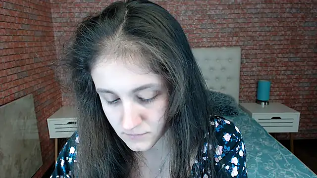 Snapshot of Holliy_Cooper chatting on March 17, 2025, 1:18 pm Holliy Cooper online show from March 17, 2025, 1:18 pm