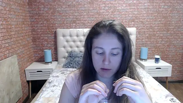 Snapshot of Holliy_Cooper chatting on September 13, 2025, 8:14 am Holliy Cooper online show from September 13, 2025, 8:14 am